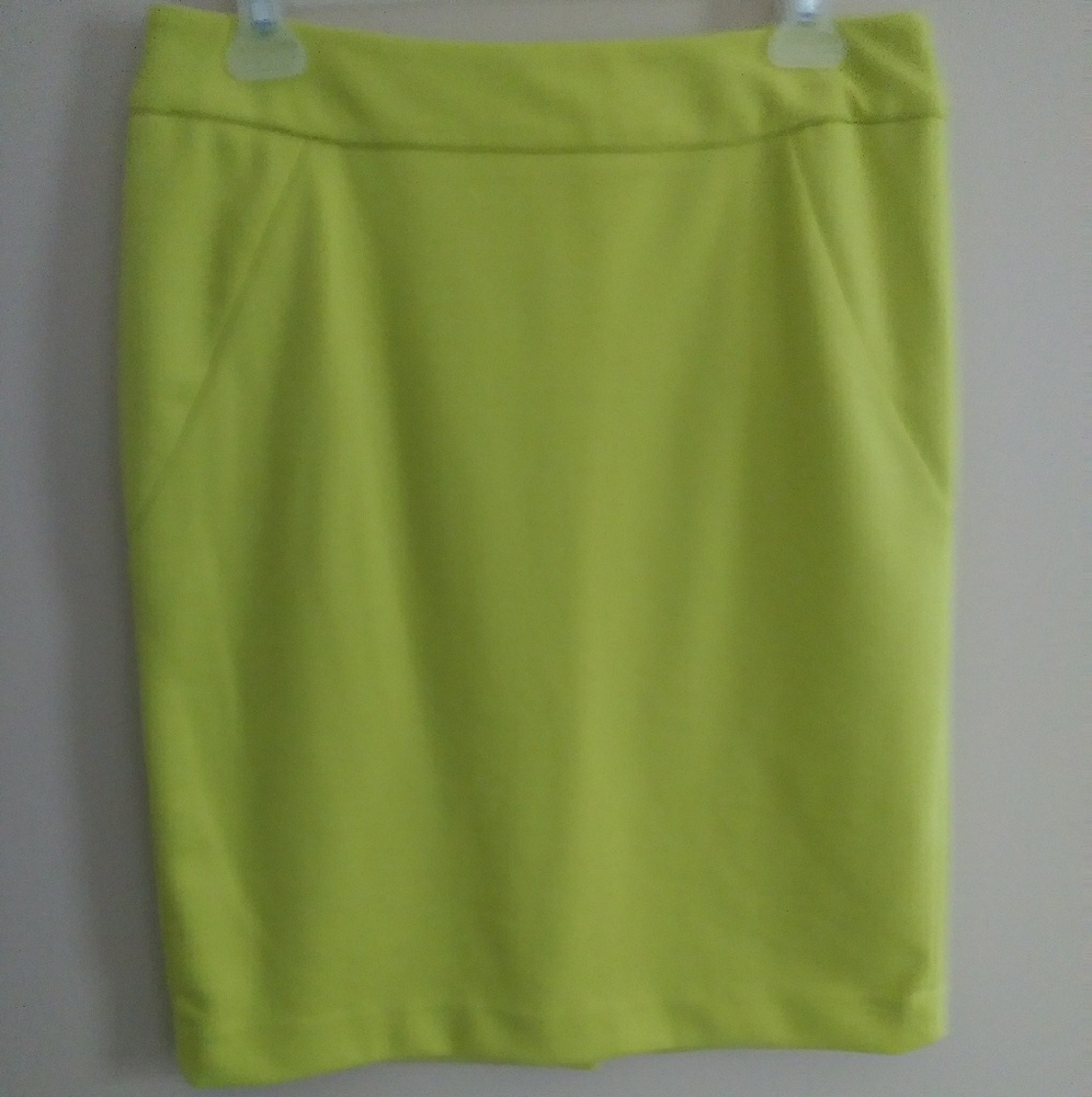 Premise Skirt Size8